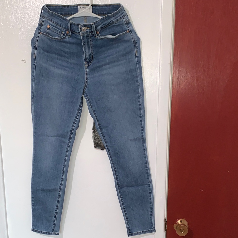 Levi's Women's Light Blue Skinny Jeans
